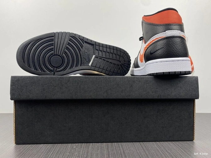 1st Kicks Shoes DN4929- Jordan1 3700 Mid WellDesigned Zag Zig 1026